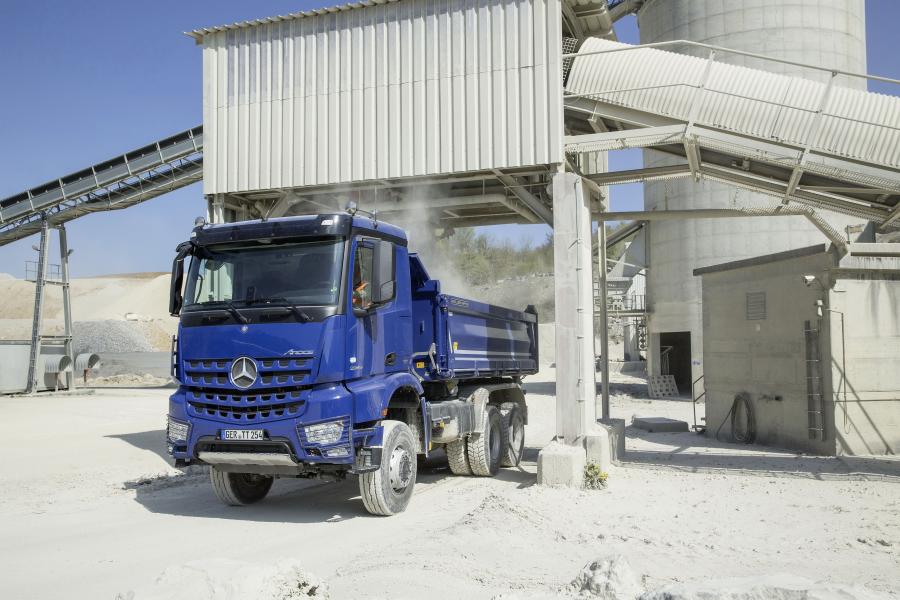  Mercedes-Benz Arocs 3345 2015 года  (фото 10 из 13)